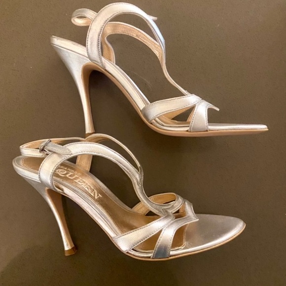ALEXANDER MC QUEEN. Gorgeous Silver Strappy Heels , 37 1/2 . NEW CONDITION ❤️💕 - Picture 3 of 11